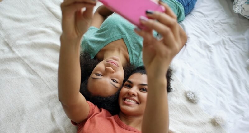 Governo Aumenta Classificação Indicativa de Redes Sociais: O Que Pais Precisam Saber Urgente!