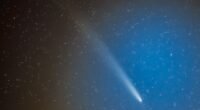 Hubble Capta Explosão de Cometa em Detalhes Inéditos: O Que Isso Revela Sobre o Universo?