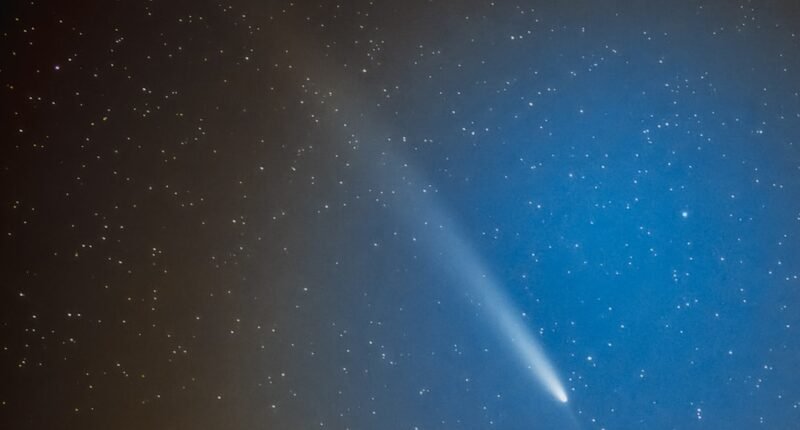 Hubble Capta Explosão de Cometa em Detalhes Inéditos: O Que Isso Revela Sobre o Universo?