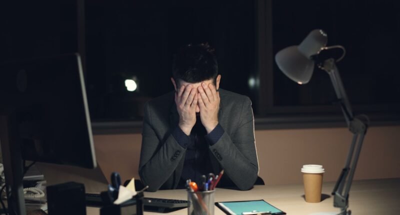 IA Devolve o Medo da Demissão: Como Programadores São Afetados por Sua Própria Criação?