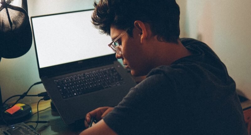 Na Era da IA: Ainda Vale a Pena Estudar Computação?