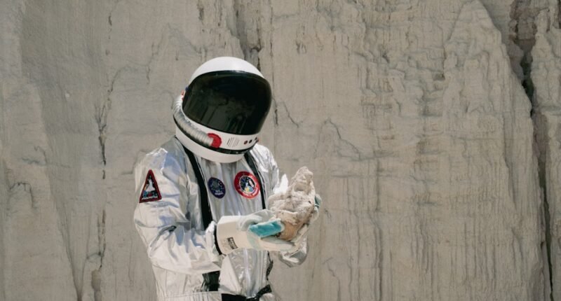 Astronauta da Artemis II Captura 'Pôr da Terra' Espetacular em Vídeo com Celular