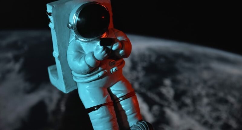 Astronautas Usam Celular no Espaço para Fotos Inéditas e Presenciam Eclipse Raro