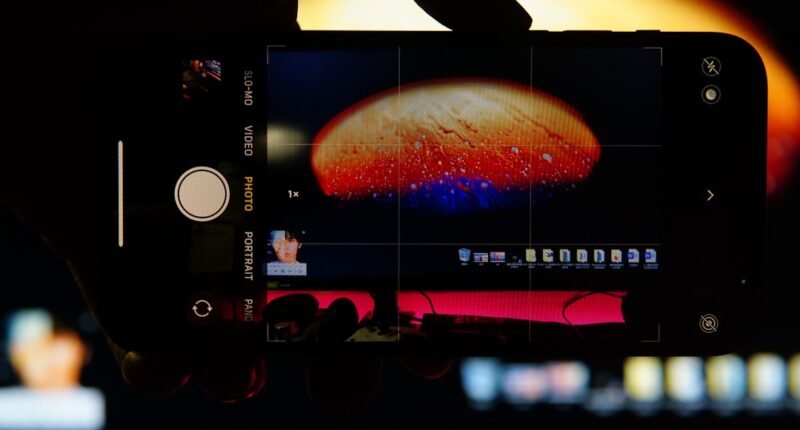 Do iPhone à Câmera de 10 Anos: Como Astronautas da Artemis Tirarão Fotos no Espaço?