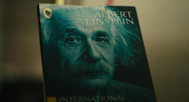 Einstein Rumo ao Top 10 Mundial: Como a Inteligência Artificial Impulsiona a Liderança