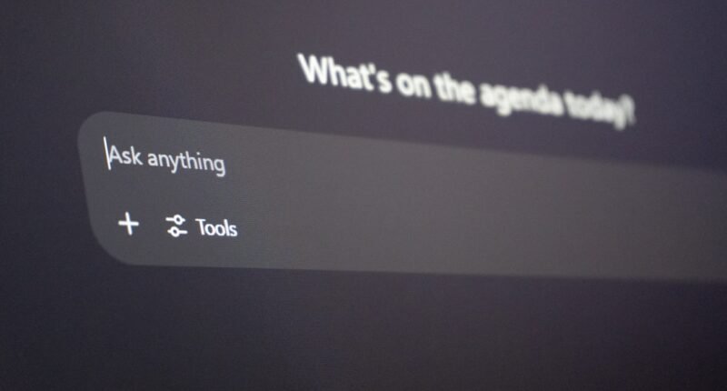 OpenAI Choca o Mercado: Gigante da IA Adquire Talk Show de Tecnologia TBPN!