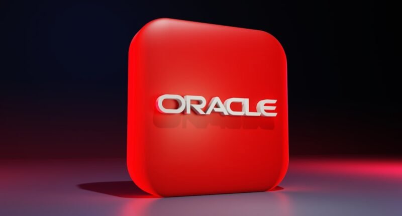 Oracle Demite Centenas Enquanto Acelera Investimento em IA: Entenda a Estratégia por Trás dos Cortes
