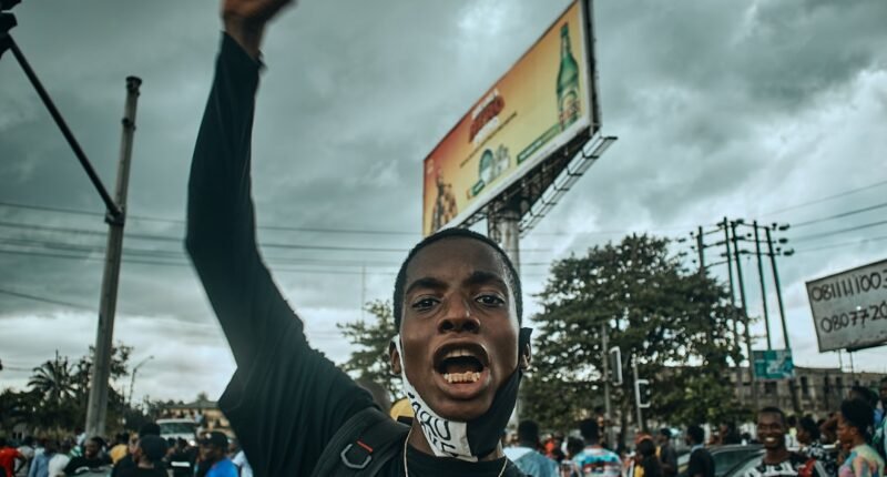 Pioneiros Lunares: Quem São a Primeira Mulher e o Primeiro Negro na Missão à Lua?