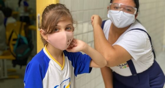 Retorno Precoce de Crianças à Escola Amplifica Gripe e Infecções Respiratórias