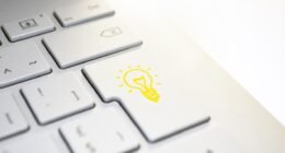 Startup Contratada por OpenAI e Anthropic Lança Frente Inovadora Contra o Extremismo Online