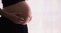 Bocejo Contagioso: Estudo Revela que o Feto no Ventre Materno Também "Pega" o Bocejo da Mãe