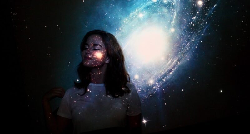 Energia Escura Revelada: O Maior Mapa 3D do Universo Desafia Nossas Ideias Sobre o Cosmos