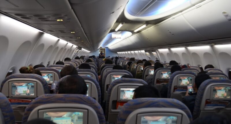 O Lugar Mais Nojento do Avião Revelado (e Não é o Banheiro!)