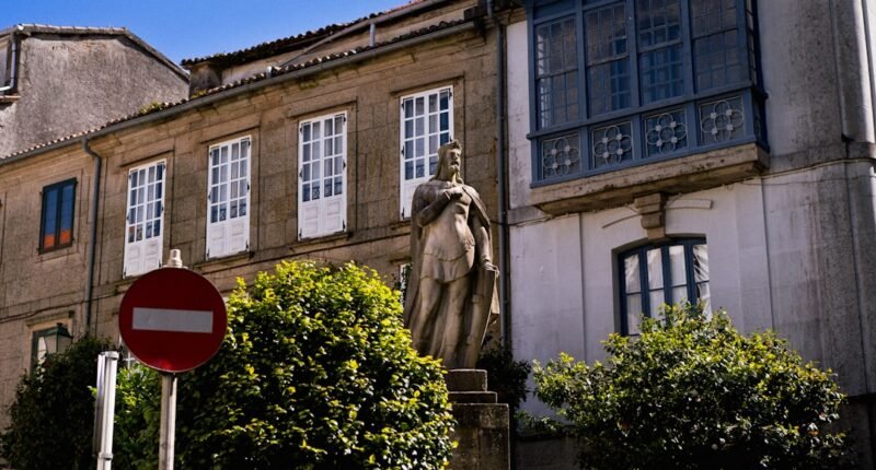Desvendando a Absolvição: Uma Neurocientista em Santiago de Compostela