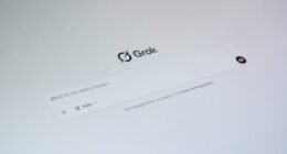 Escândalo: Grok, a IA de Elon Musk, é Usada Majoritariamente para Pornografia?