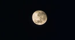 Não perca! Lua e Trio de Planetas Fazem Novo Desfile no Céu Hoje; Veja Como Observar