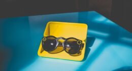 Snap Lança Óculos de Realidade Aumentada Specs: O Futuro da Interação por R$ 11 Mil?