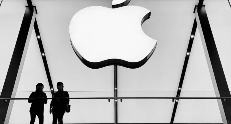 Apple Atrasará Óculos Inteligentes: Privacidade e a Lição da Meta Ditam o Novo Prazo