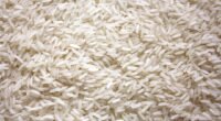 Arroz no Guarda-Roupa: O Truque Caseiro Realmente Reduz a Umidade?