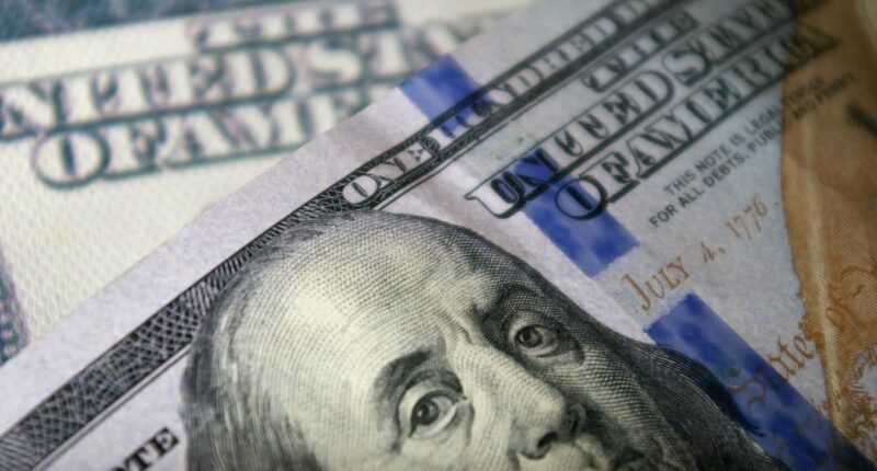 Mercado em Foco: Dólar, Empresas e Bolsas Sob Pressão Geopolítica e Tecnológica