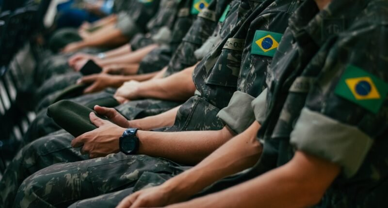 Professor Usa Comando Oculto em Prova e Reprova 32 Alunos por Uso de IA