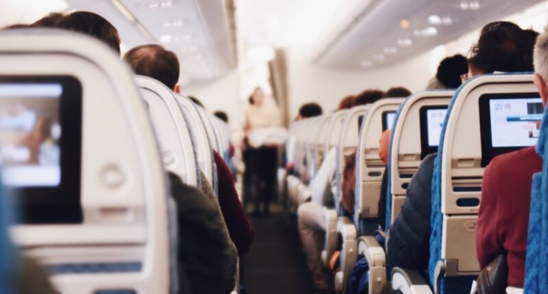 A Dica de 1 Segundo que Salva Sua Mala em Viagens de Avião