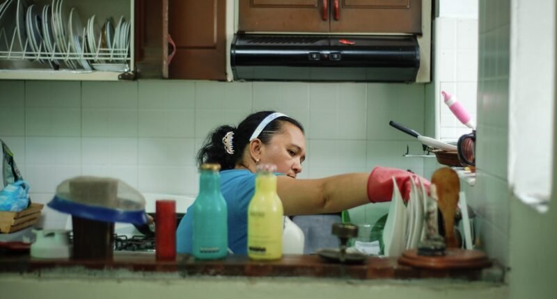 Armário com Cheiro de Mofo? Elimine o Odor e Evite que Ele Volte de Vez!