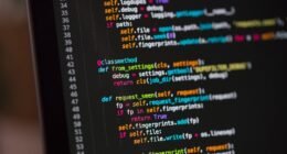Desvende a Revolução do Software Caseiro: Crie Seus Programas com IA, Sem Codificar!