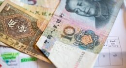 Guerra de Preços na IA: Como a China Força Gigantes Americanos a Reduzir Custos e Beneficiar Você