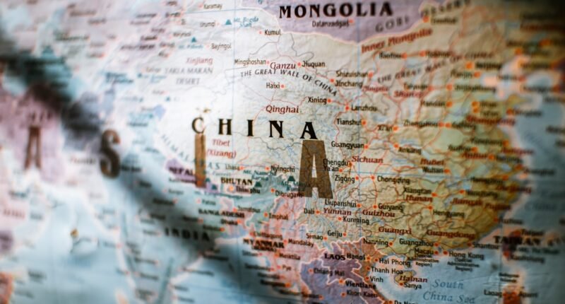 IA Não é Mais Só Inteligência: A China e a Nova Corrida da Commoditização