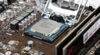Alibaba Acelera na IA com Chip de Ponta e Modelo Gigante, Impulsionando Ações em 5%