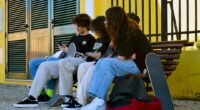 Companheiros de IA: Os Perigos Ocultos e a Proteção de Crianças e Adolescentes