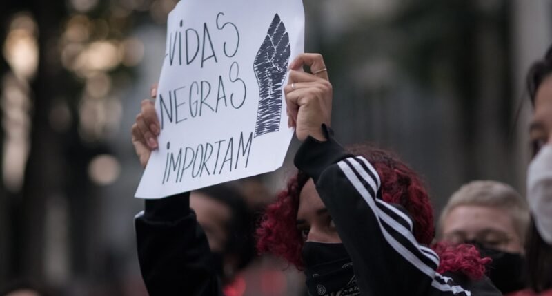 Nobel Alerta: Limitar a IA Agora é Crucial para a Autonomia Humana, Diz Maria Ressa