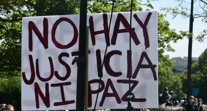 Nobel da Paz Alerta: Leis Urgentes para Limitar IA ou "Perderemos o Controle"