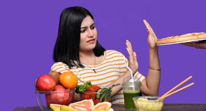 Os 5 Piores Alimentos para a Saúde do Fígado: Nutricionistas Revelam o Que Evitar