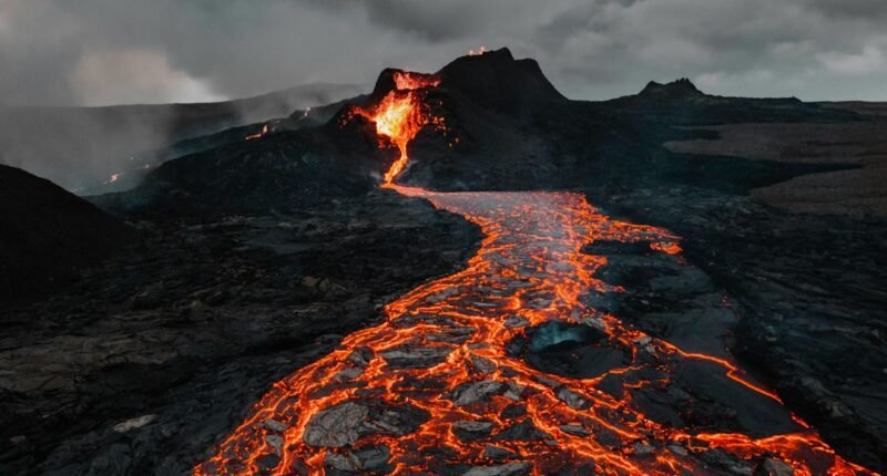 Planeta de Lava com Atmosfera Desafia a Ciência e Revela o Passado da Terra