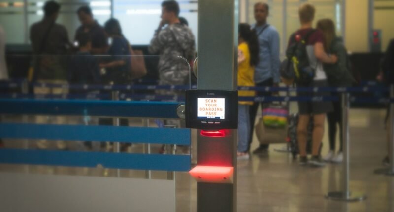 Scanner do Aeroporto Vê Você Pelado? Desvendando a Verdade por Trás da Tecnologia
