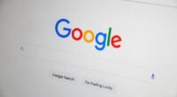 Vitória do Google: Juiz Rejeita Processos por Resumos de IA na Busca